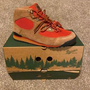 NEW DANNER BOOTS